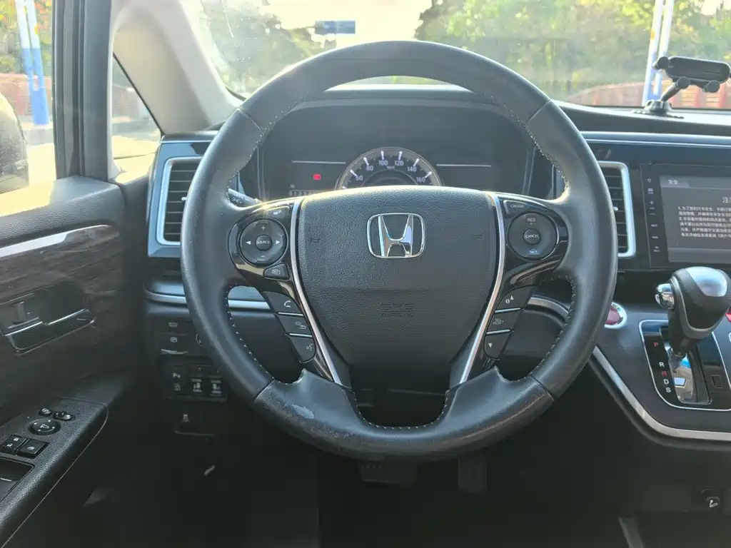 Honda Elysion 2018 — фото 7