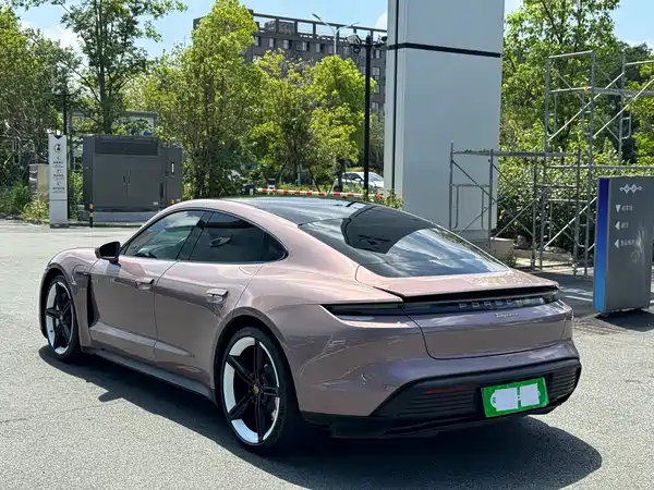 Porsche Taycan 2021