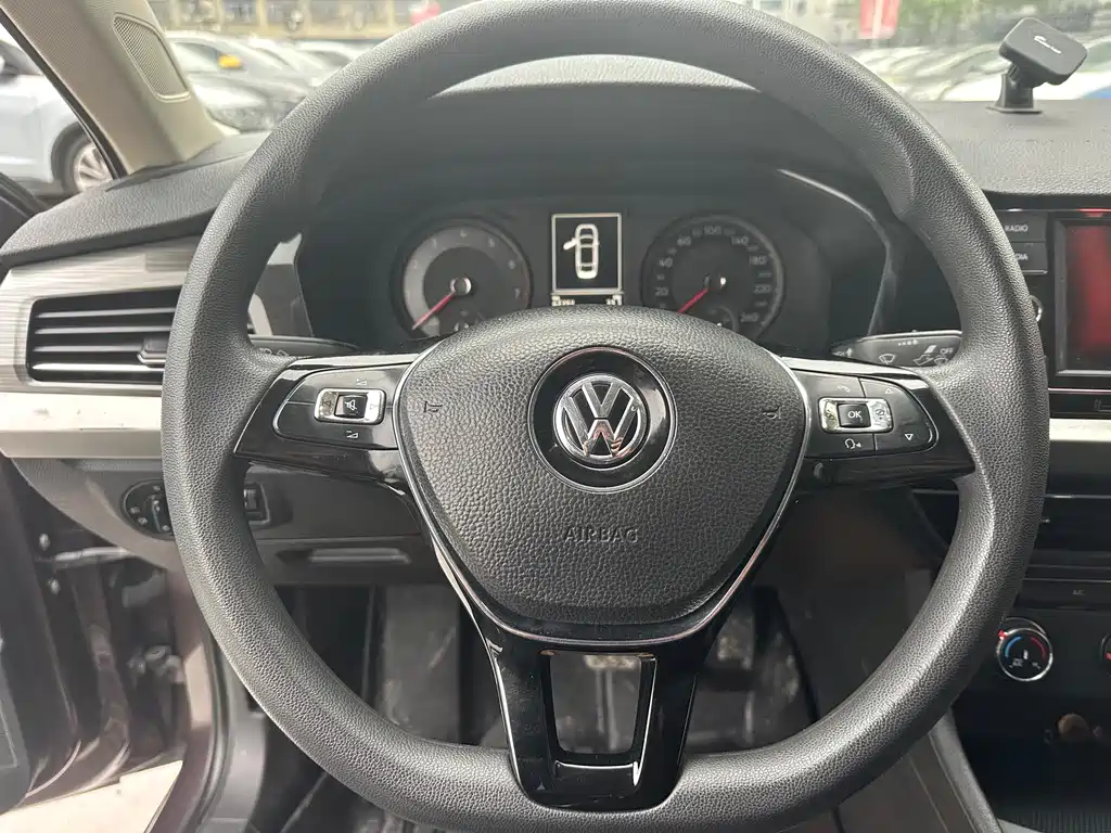 Volkswagen Lavida 2019 — фото 12