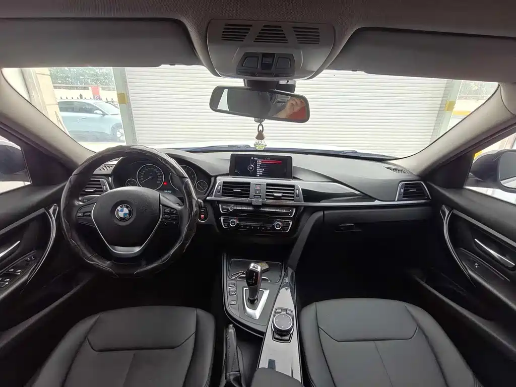 BMW 3 Series 2016 — фото 12