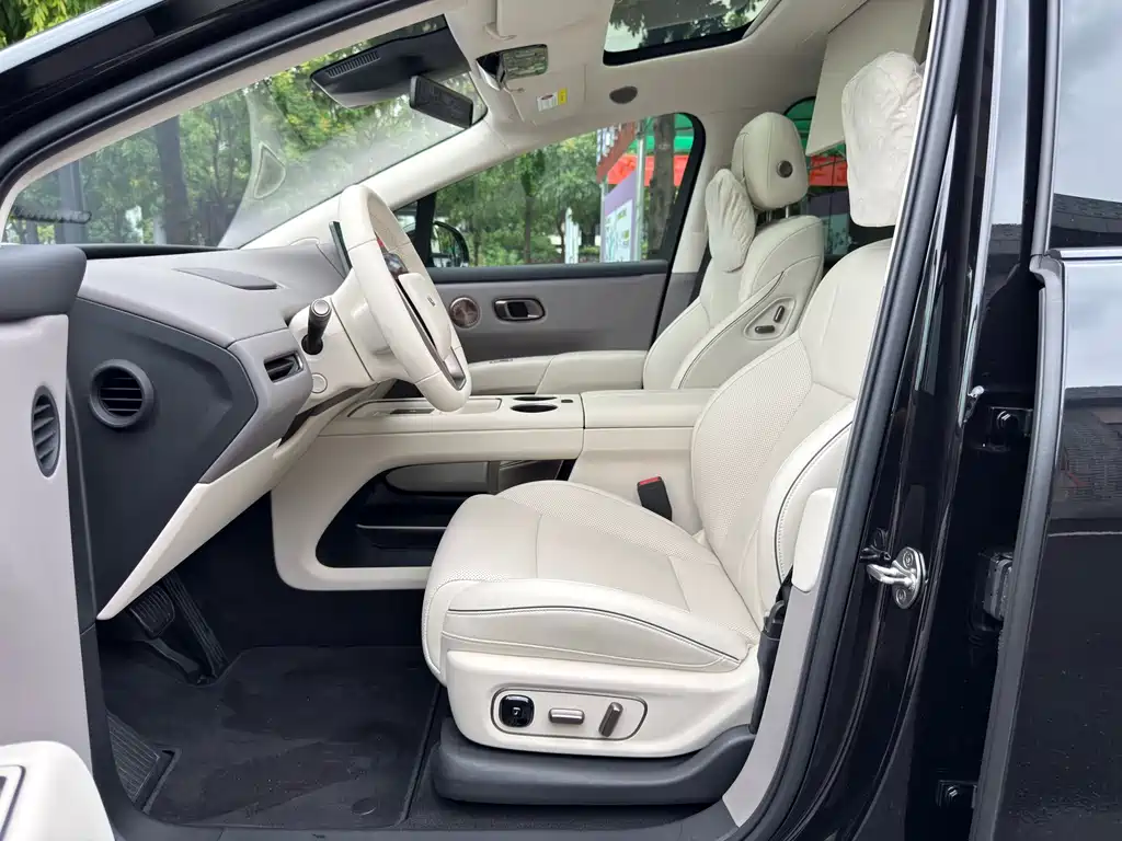 Li Auto i8 2025 — фото 10