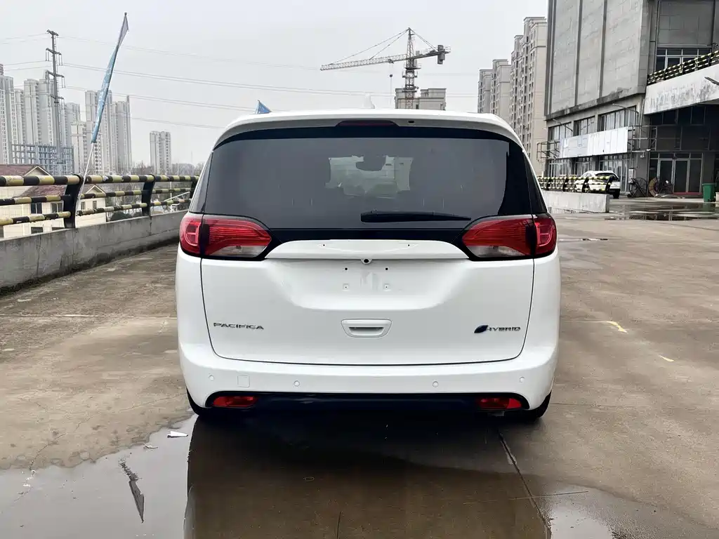 Chrysler Grand Voyager PHEV 2025 — фото 5