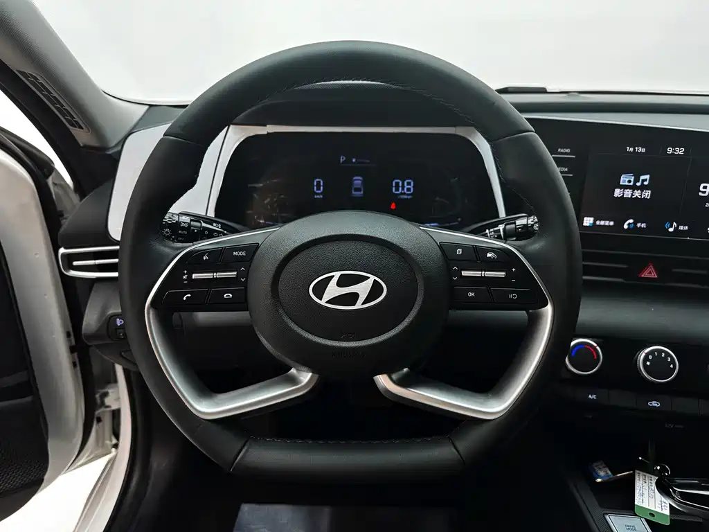 Hyundai Elantra 2024 — фото 11