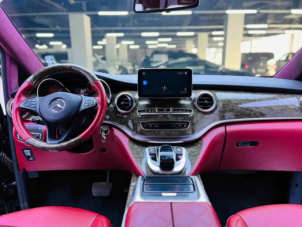 Mercedes-Benz V-Class 2020 — фото 14