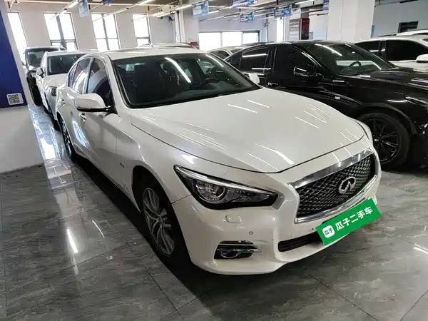 Infiniti Q50L 2015