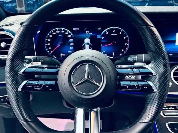 Mercedes-Benz E-Class 2022