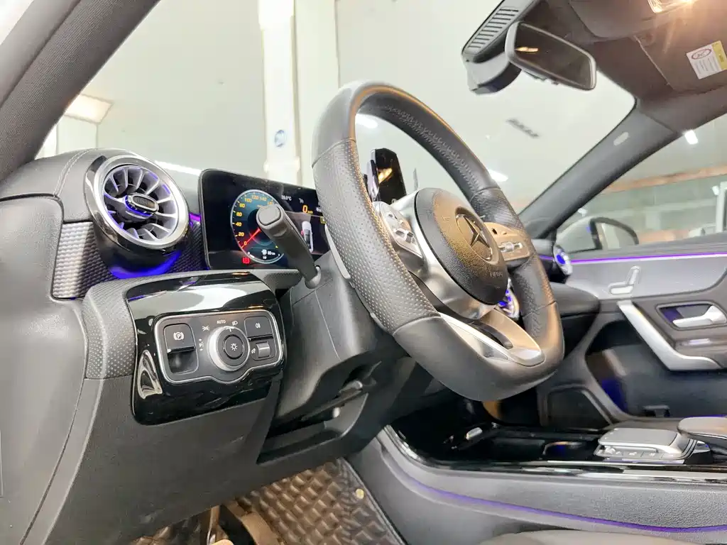 Mercedes-Benz A-Class 2021 — фото 10