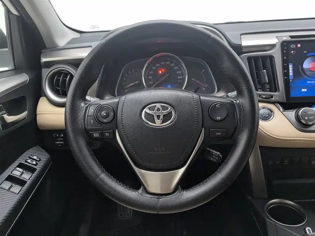 Toyota RAV4 2014 — фото 11