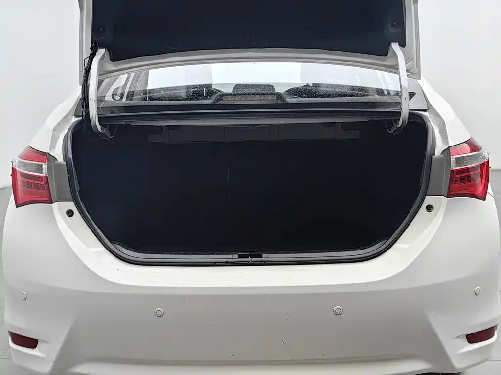 Toyota Corolla 2016 — фото 16