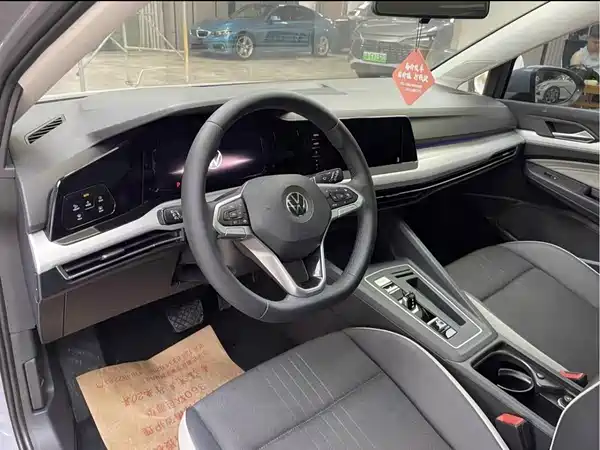 Volkswagen Golf 2021