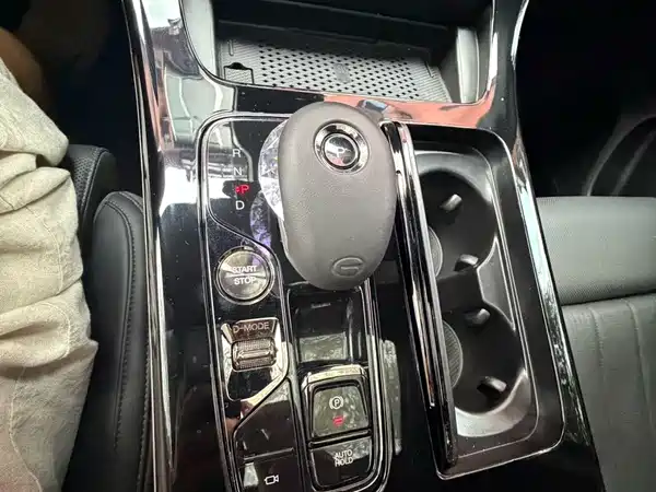 GAC Trumpchi M8 2025