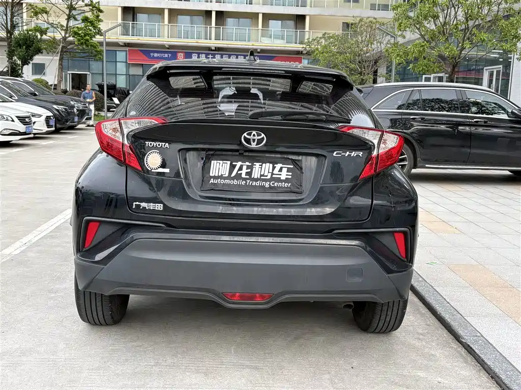 Toyota C-HR 2021 — фото 8