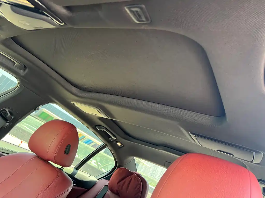 BMW 5 Series 2018 — фото 11
