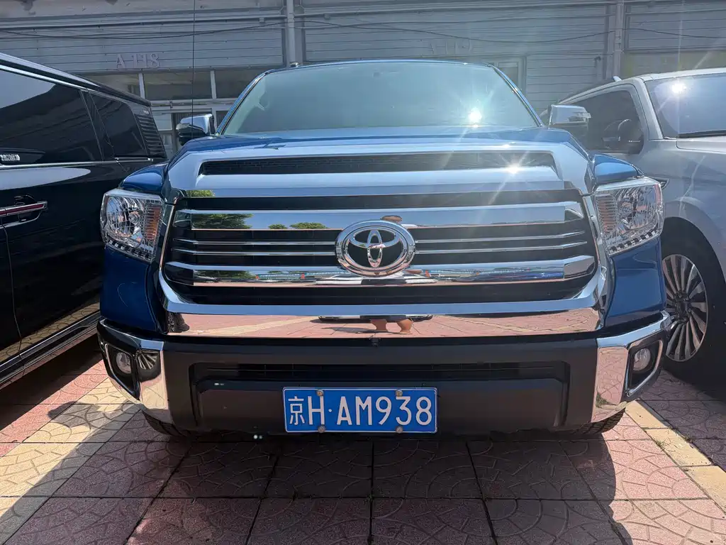 Toyota Tundra 2018 — фото 9