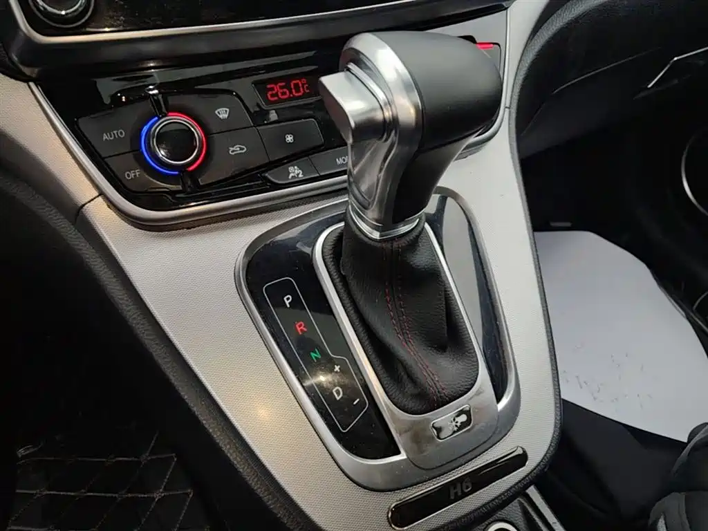 Haval H6 2015 — фото 10