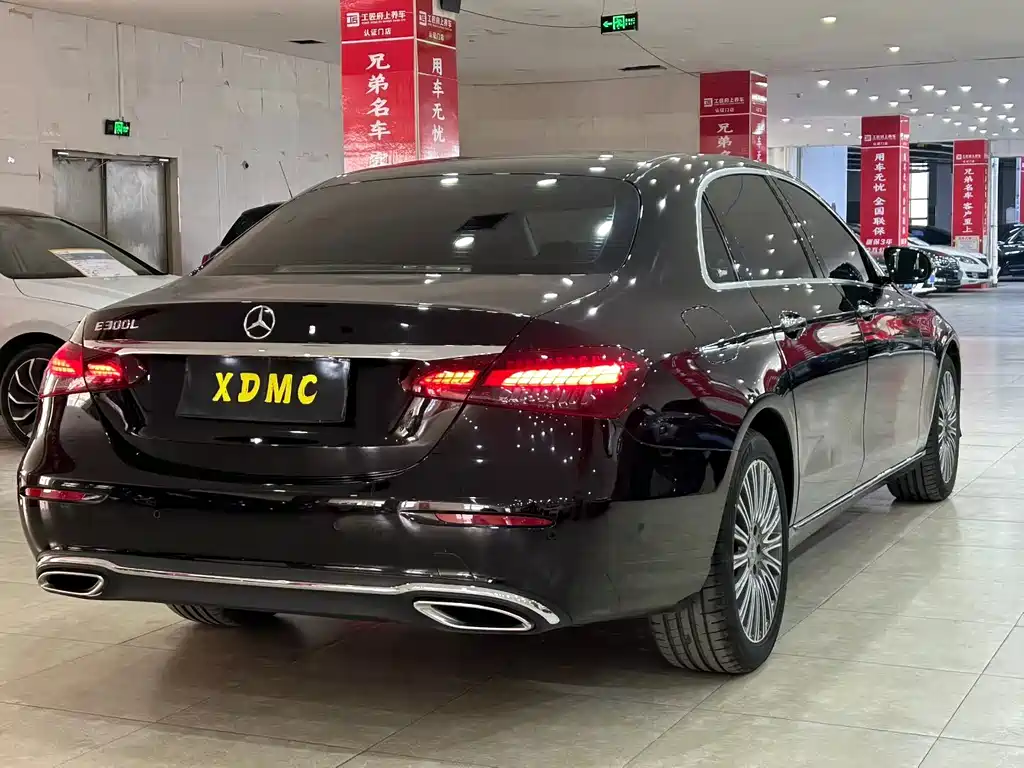 Mercedes-Benz E-Class 2023 — фото 4