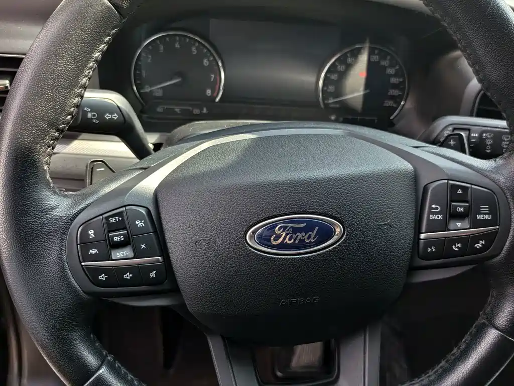 Ford Explorer 2021 — фото 15
