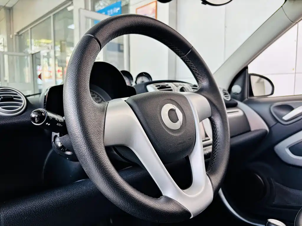smart Fortwo 2014 — фото 11