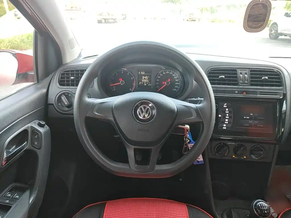 Volkswagen Polo 2018 — фото 11