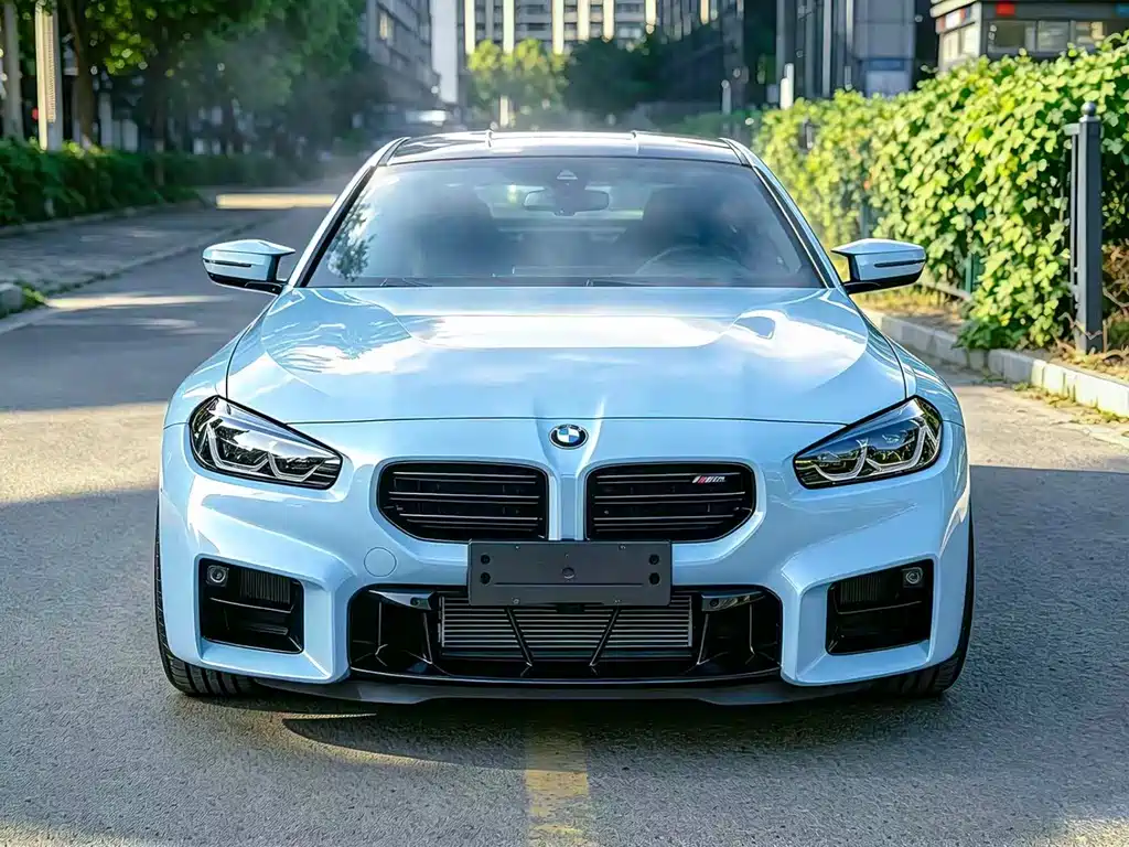 BMW M2 2025 — фото 2