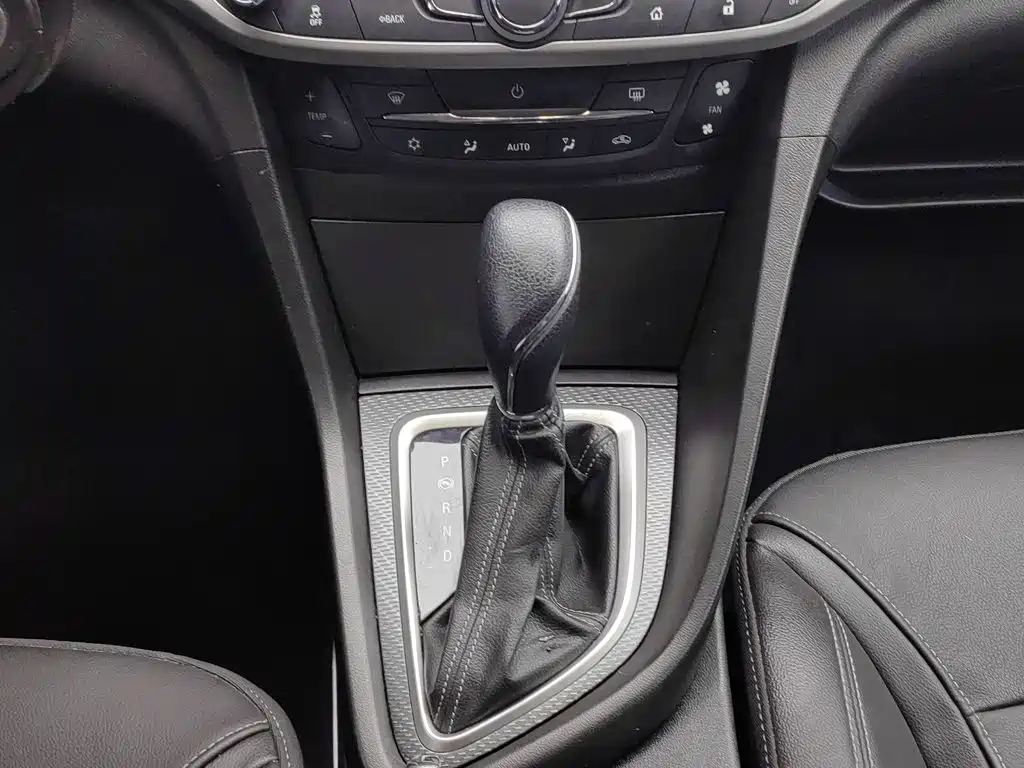 Buick Excelle GT 2019 — фото 13