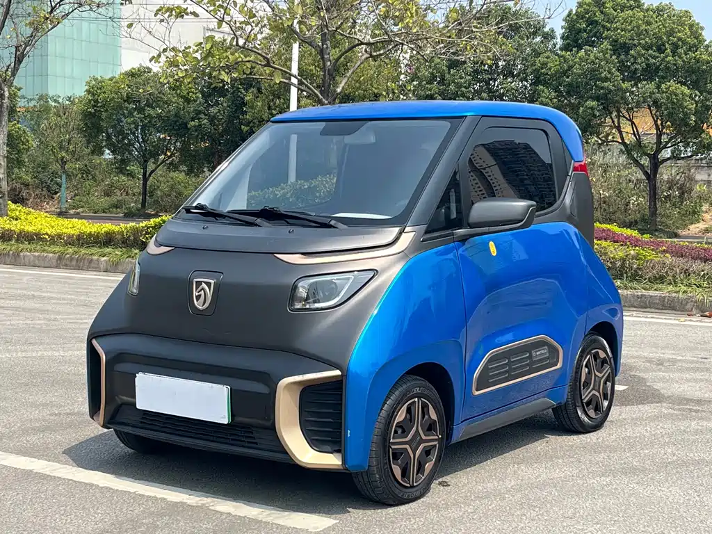 Baojun E200 2019 — фото 1
