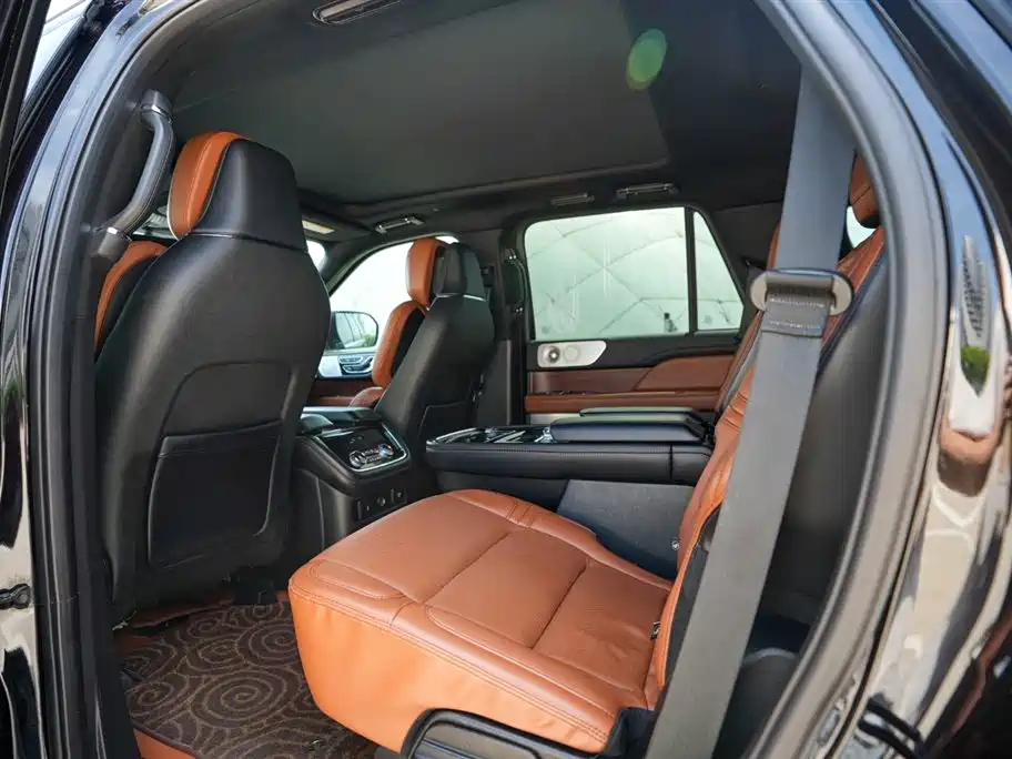 Lincoln Navigator 2021 — фото 10