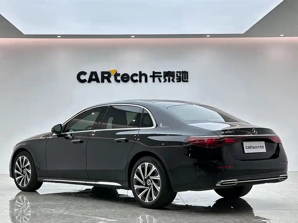 Mercedes-Benz E-Class 2025 — фото 3