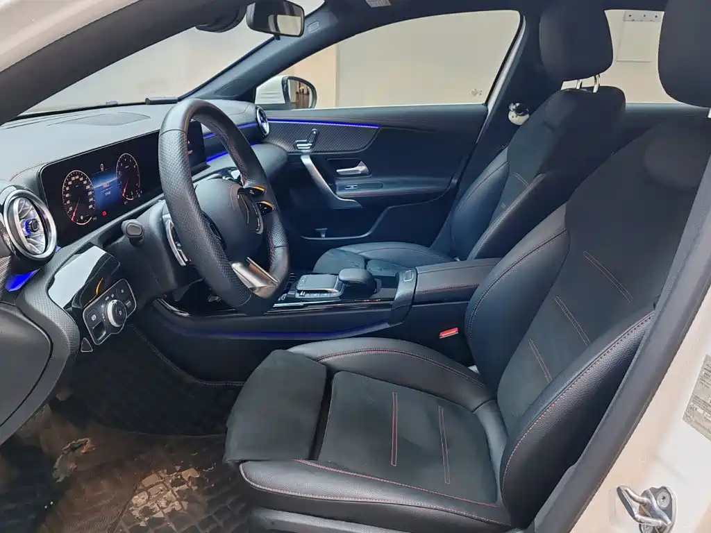 Mercedes-Benz A-Class 2023 — фото 8