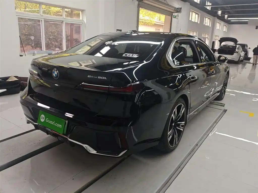 BMW i7 2023 — фото 5