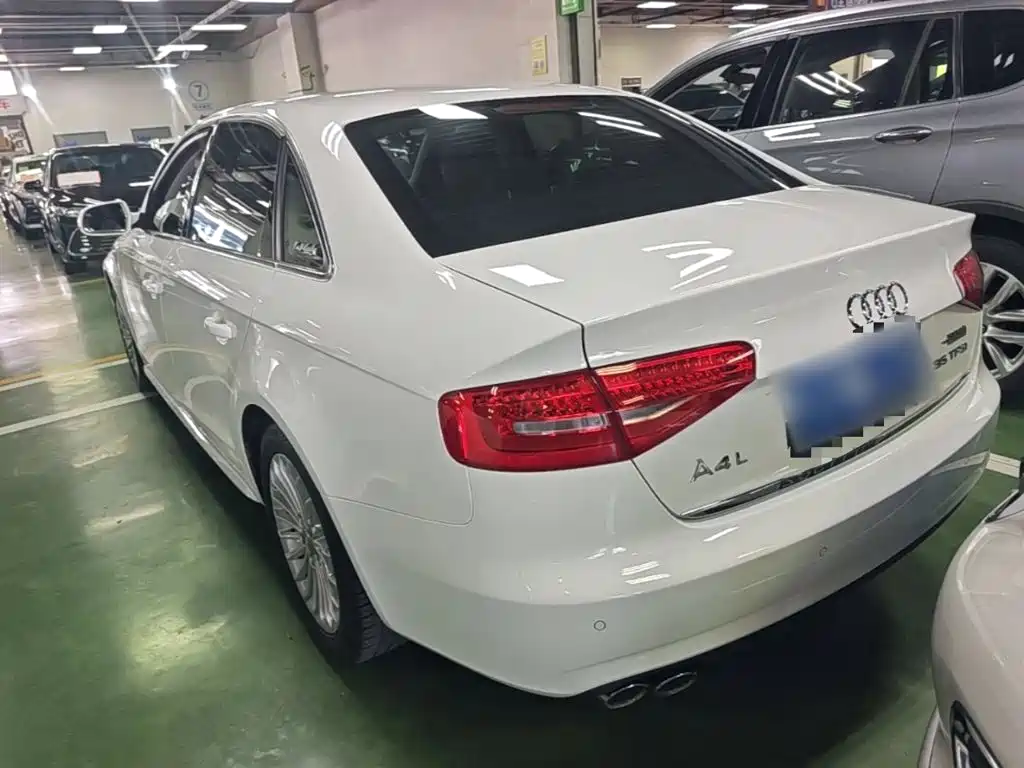 Audi A4L 2014