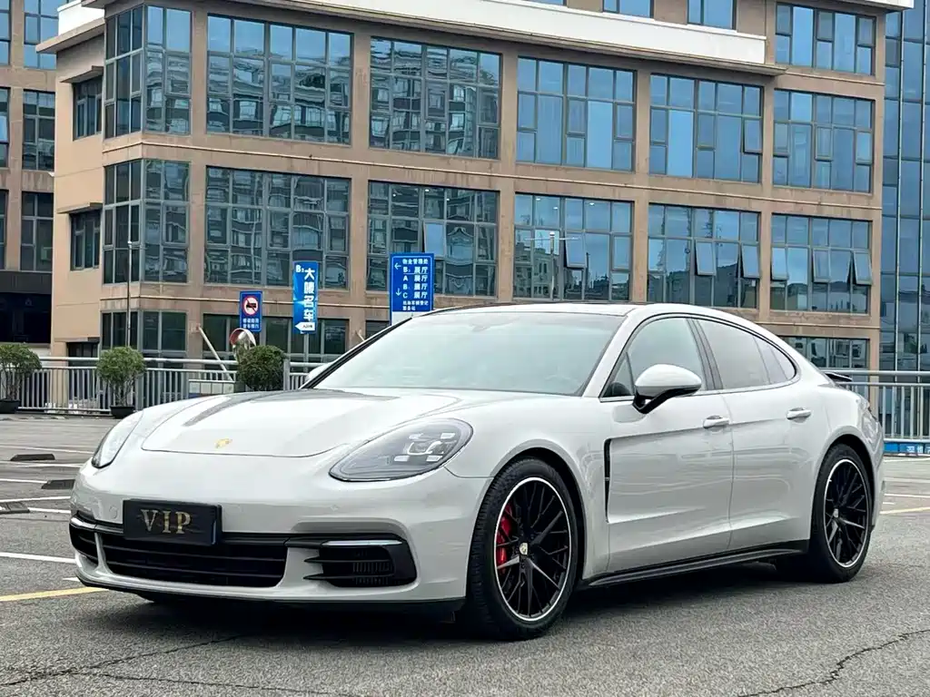 Porsche Panamera 2020 — фото 1