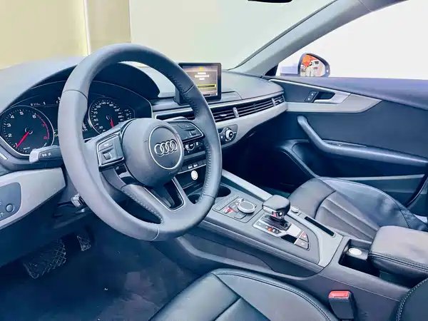 Audi A4L 2018