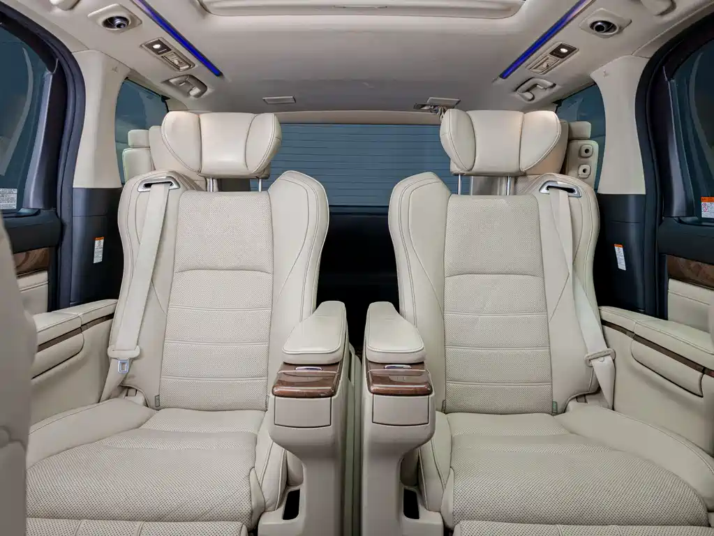 Toyota Alphard 2018 — фото 14