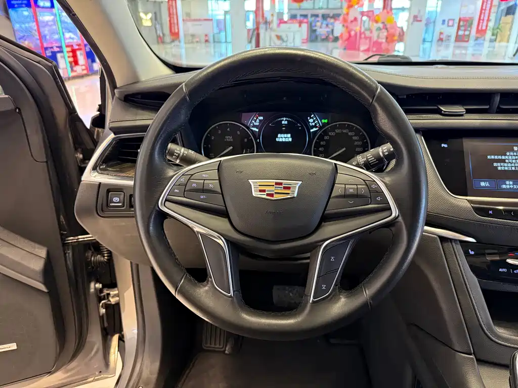 Cadillac XT5 2019 — фото 16