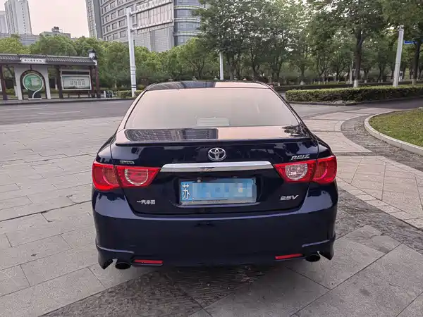 Toyota Reiz 2012
