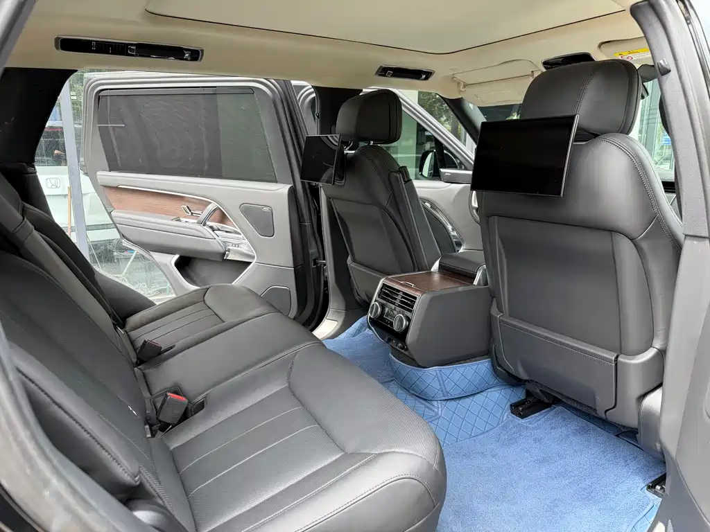 Land Rover Range Rover 2023 — фото 13