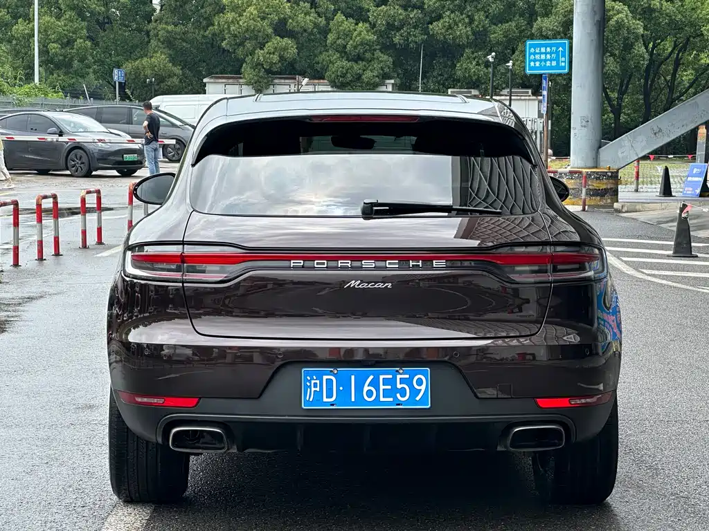Porsche Macan 2019 — фото 11