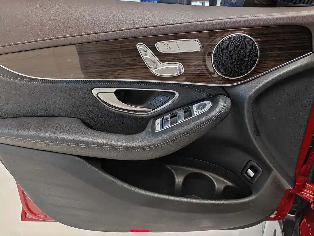 Mercedes-Benz GLC 2019 — фото 14