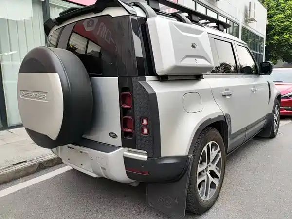 Land Rover Defender 2020