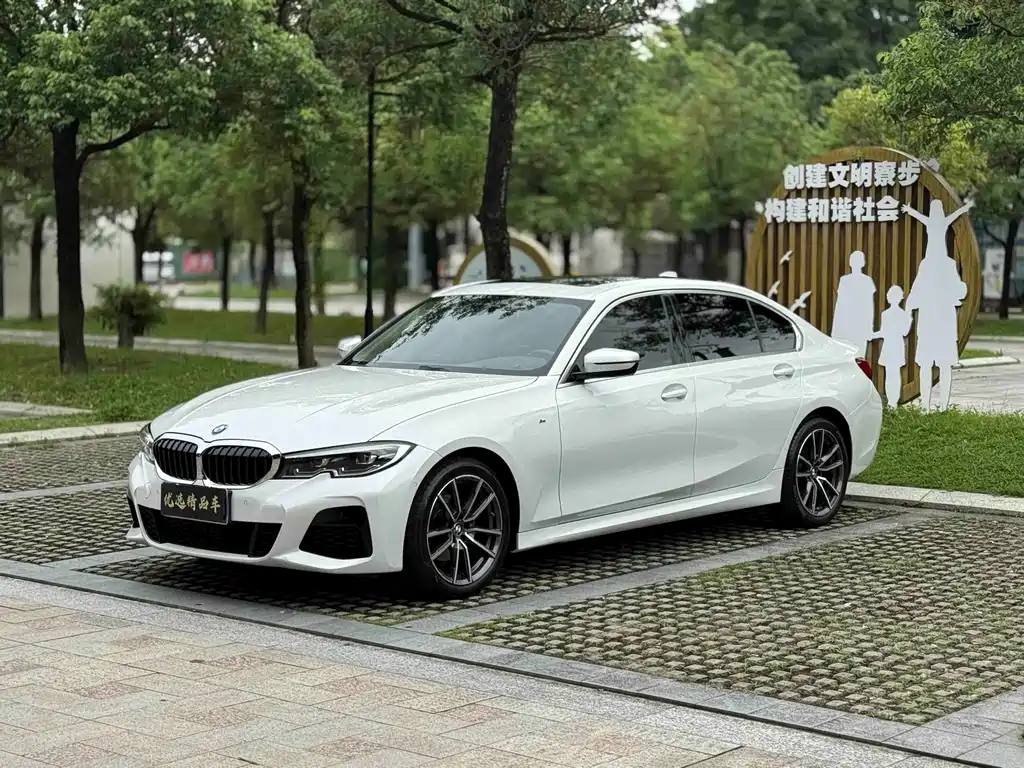 BMW 3 Series 2021