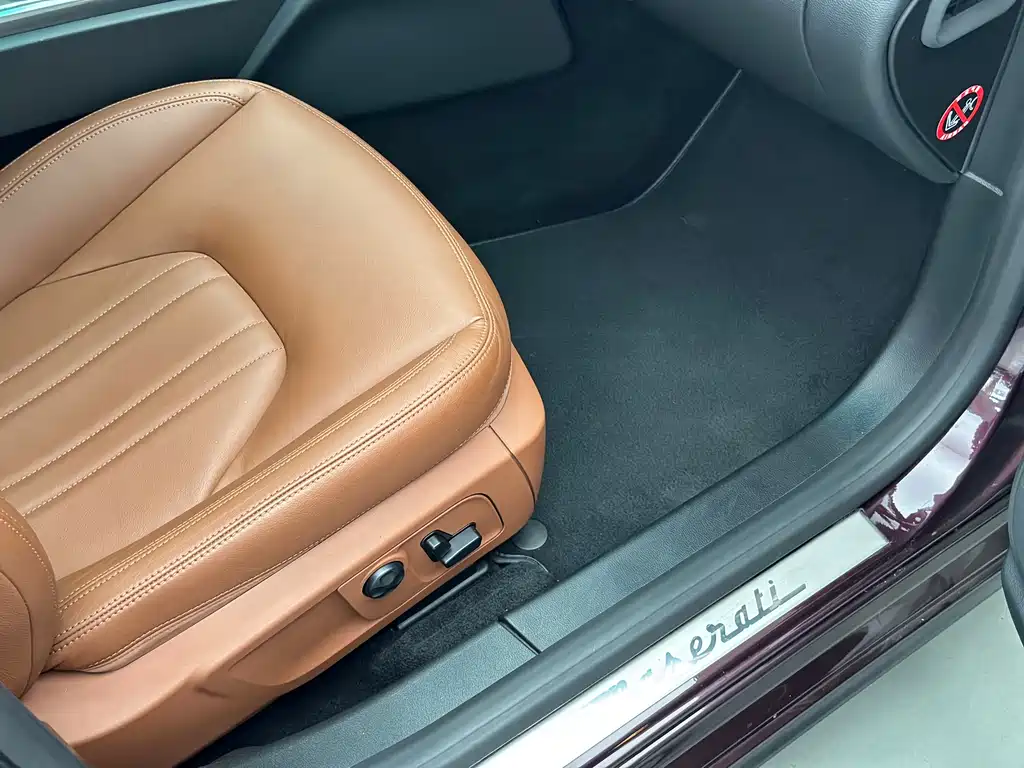 Maserati Ghibli 2015 — фото 45