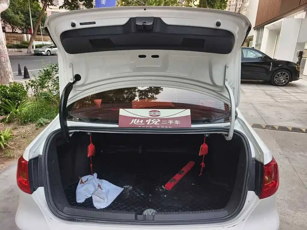 Volkswagen Sagitar 2014