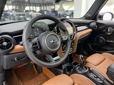 MINI MINI 2023