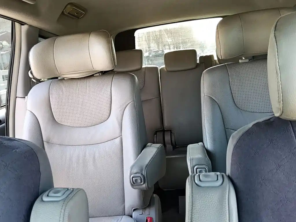Luxgen Big 7 MPV 2013 — фото 13