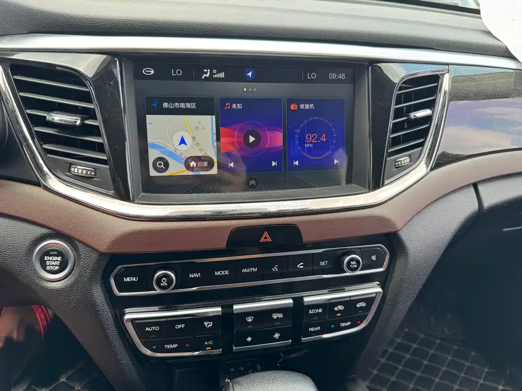 GAC Motor Trumpchi GS8 2017 — фото 9