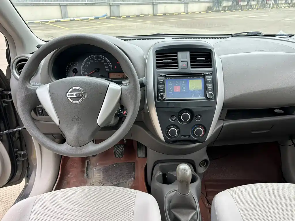 Nissan Sunny 2015 — фото 6