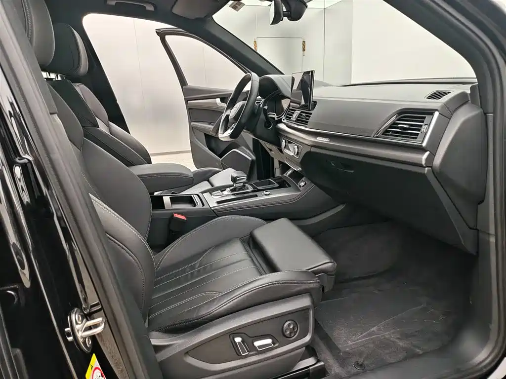 Audi Q5L 2024 — фото 12