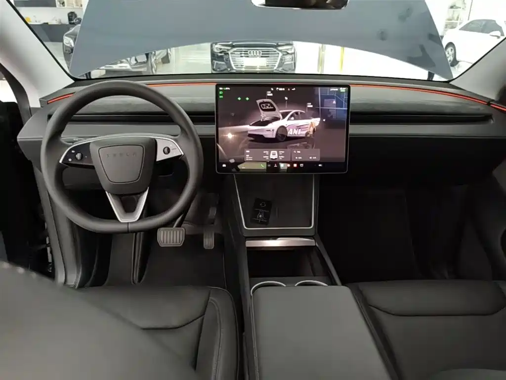 Tesla Model Y 2025 — фото 10