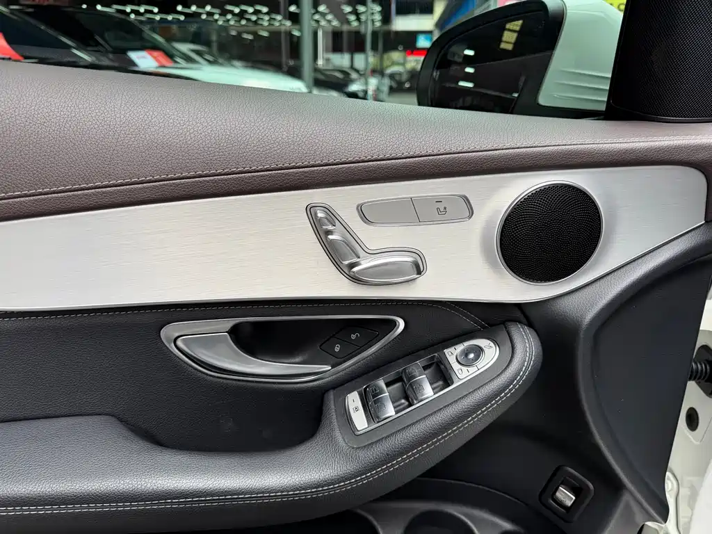 Mercedes-Benz GLC 2020 — фото 15